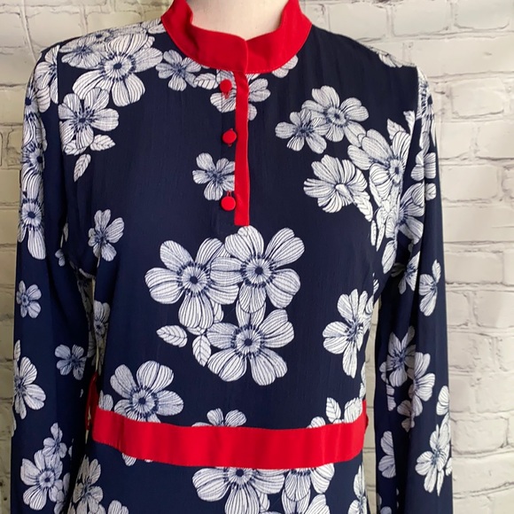 Bold Floral Maxi Dress with long sleeves - Picture 3 of 13